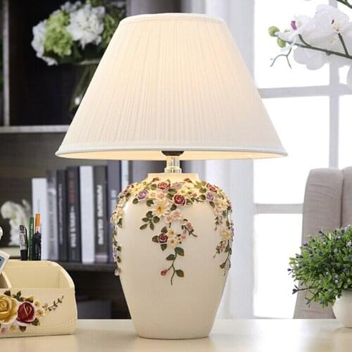 Nordic Desk Lamp Bedroom Bedside Table Lamp Wedding Room Warm Luxury Romantic Table Lamp Decoration Retro Home Dimmable Lamp