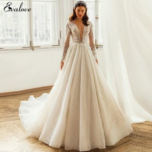Romantic V-Neck Backless Long Sleeve A-Line Wedding Dress Luxury Beading Appliques Sparkly Lace Court Train Vintage Bridal Gown