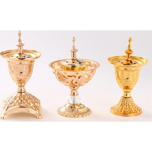European Creative Golden Incense Burner Fashion Metal Crafts Wedding Candle Holder Simple Hollow Candlestick Home Decor Ornament