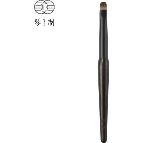 QINZHI Professional Handmade Make Up Brush Z331 Small Eye Shadow Brush Soft Tree Squirrel Hair Makeup Brushes