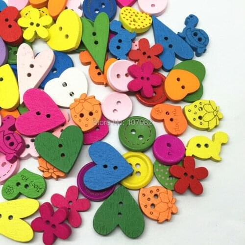 100pcs Pretty Randomly Mixed Wood Buttons Sewing With 2 Holes Embellishments Scrapbooking Crafts Flower Heart 12mm-20mm