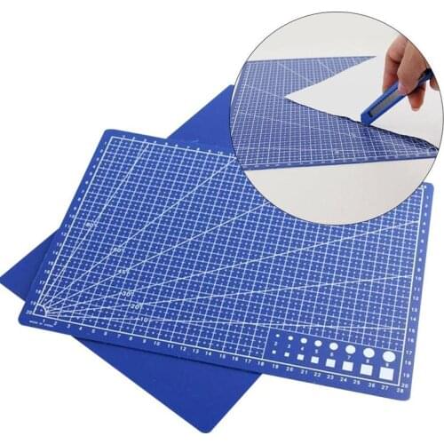 30*22cm A4 Grid Lines Cutting Mat Craft Card Fabric Leather Paper Board Measuring Grid Non Slip Plastic Cutting Mat AZX1201
