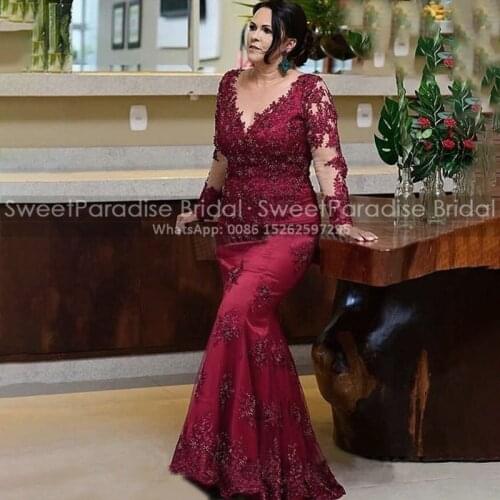 Burgundy Lace Mother of the Bride Dresses With Appliques Beads Sequins Mermaid Long Sleeves Sheer Neck Formal Evening Dress