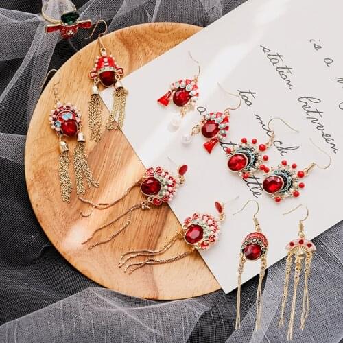 New fashion opera knife, Ma Dan, Peking Opera facial makeup, personality, simple and fashionable earrings, girl