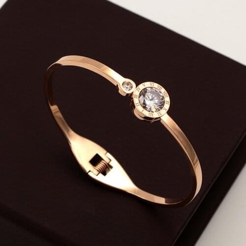 Luxury Brand Love Roman Crystal Charm Bracelet Women Jewelry Gold-Color Hollow Roman Numerals Bangle & Bracelets B023