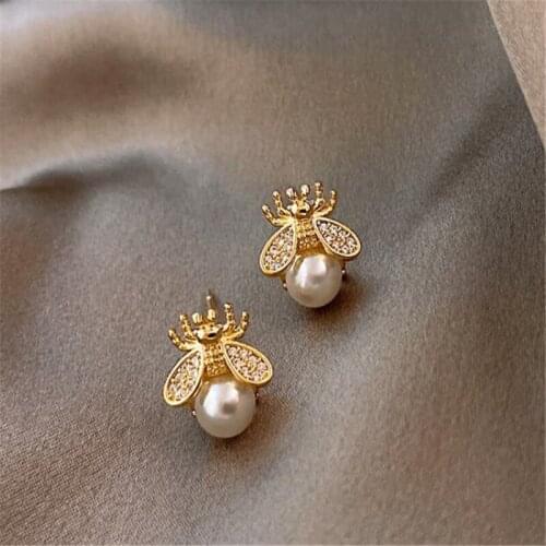 Simplicity Elegant Small Bee Pearl Gold Earrings Exquisite Womens Stud Earrings Fashion Jewelry Gifts