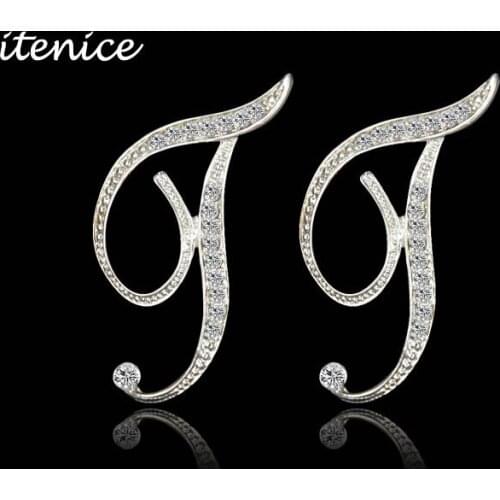 Itenice Stud Earrings