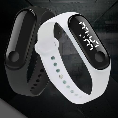 M4 Mens Watch Womens Clock Heart Rate Blood Pressure Monitoring Tracker Fitness Wristband Bluetooth Connection Waterproof