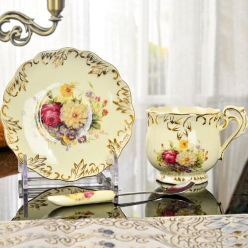 High Quality Ivory Porcelain Elegant Coffee Cups And Saucer Ceramic Mugs Luxury British Style Afternoon GILDING Demitasse