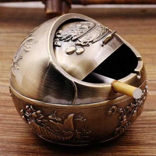 Creative Personality Trend Household Living Room Anti - Flying Ash Ins Wind Seal Belt Cover Light Luxury Office Ash Tray