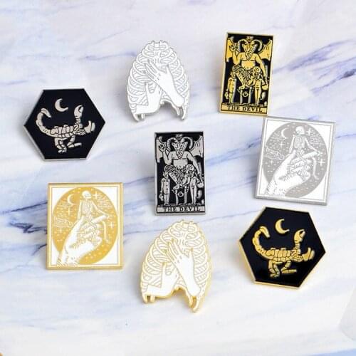 Fine Punk Dark Skeleton on finger Brooches Moon Scorpion Brooch Pins Enamel Pin Lapel Brooches Badges Women Men Accessories