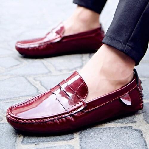 Men Penny Loafers Slip on Moccasins Burgundy Patent Leather Non-slip Driving Shoes Men Outdoor Leather Loafers Black White