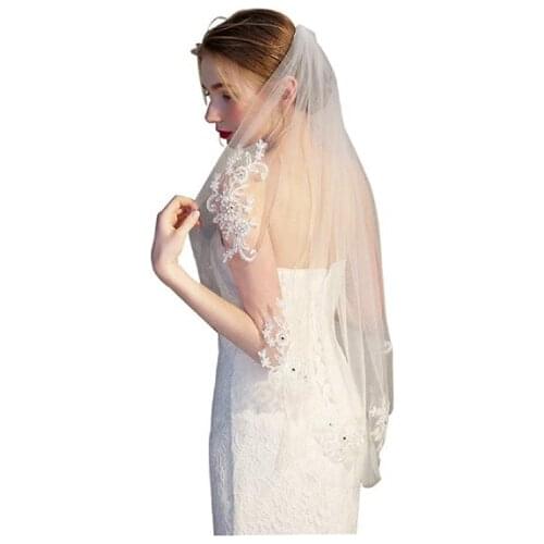 Brinote Lace Appliqued Bride Wedding Veil with Comb 2-Tier Short Waist Length Bridal Veils Soft Tulle Hair Accessories for Bride