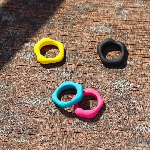 2021 New Summer Solid Color 4pcs/Set Irregular Rubber Rings For Girl Korean Acrylic Resin Colorful Ring Set For Women