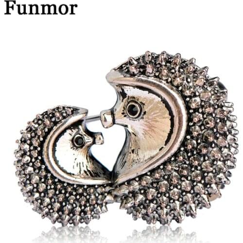 Kawaii Vintage Couple CP Hedgehog Brooches For Women Kids Lover Gift Antique Silver Color Retro Animal Brooch Pins Banquet Joias