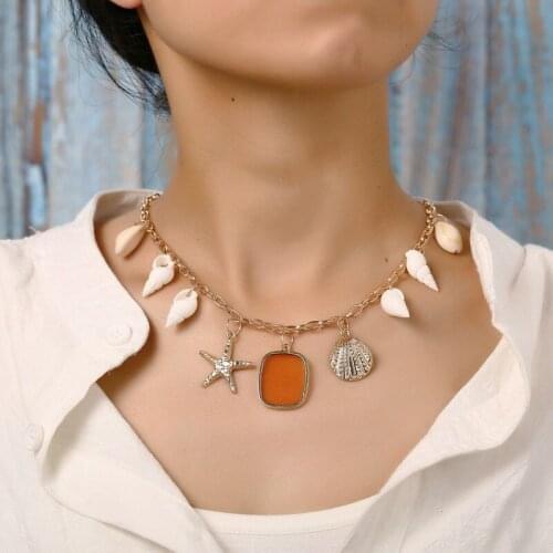 Simple Pendant Necklace Irregular Human Head Necklace Double Layer Pearl Female Necklace New Creative Retro