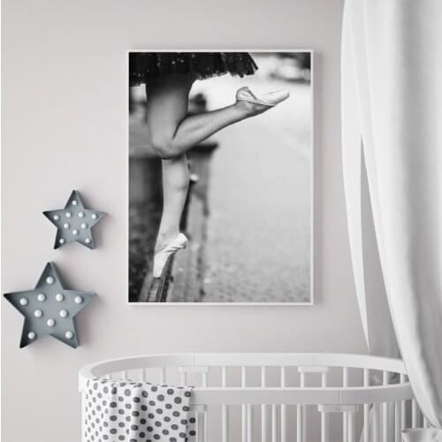 Ballerina Art Print Black and White Photography Poster Ballet en pointe Modern Wall Art Canvas Painting Girls Room Decor