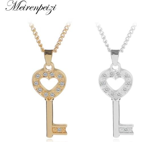 Good Lucky Key Pendant Necklace Classic Key to Your Heart Jewelry for Women Birthday Anniversary Present for Daughter