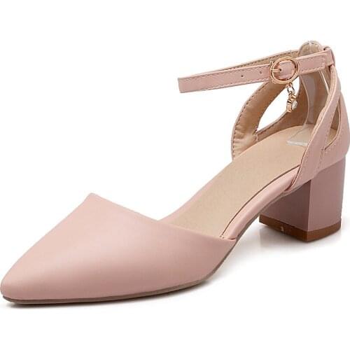 2018 summer new casual comfort college wild girl pointed 32-43 yards hollow sandals 1843