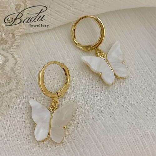 Badu Korea Acrylic Butterfly Earrings White Animal Pendant Earrings Golden Circle Jewelry Gives Girlfriend Temperament Jewelry