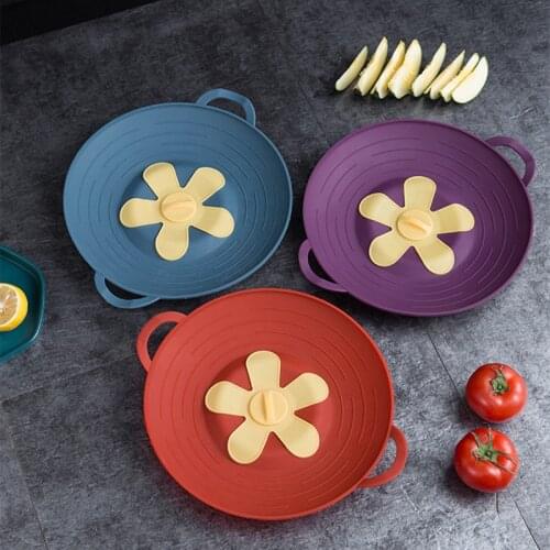 Multifunctional silicone petal-shaped spill-proof pot cover steaming rack to prevent boiling water from splashing