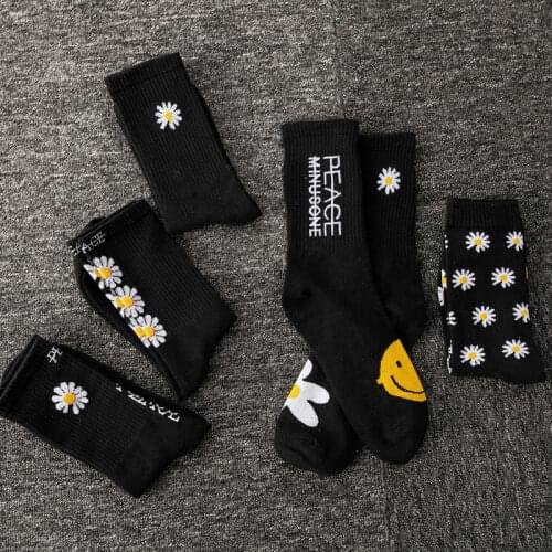 2020 Trend Daisy Socks Men Women Korea Funny Socks Long Socks Black Cool Socks Harajuku GD Hip Hop Cotton Skateboard Socks Men