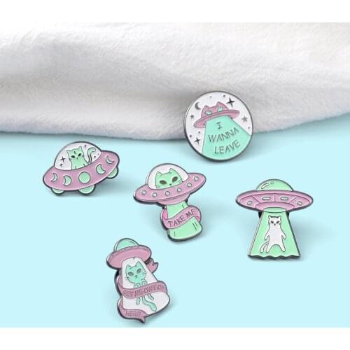 Wholesale Pin 'Escape Here' Alien Cat Enamel Pins Funny Bag Brooch Lapel Badge Cartoon Science Fiction Jewelry Gift Kids Friends