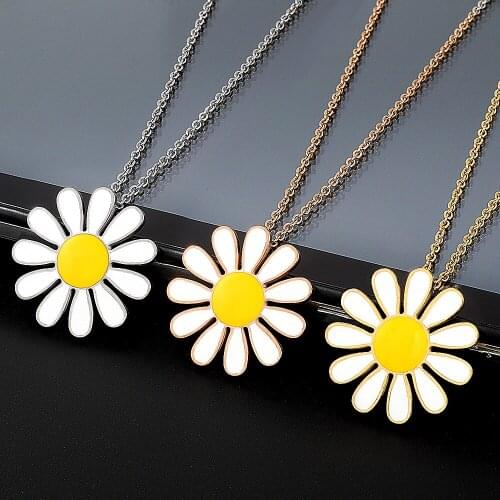 New Lovely Gold Enamel Necklace Daisy Flower Charm Pendant Necklace for Women Fashion Jewelry