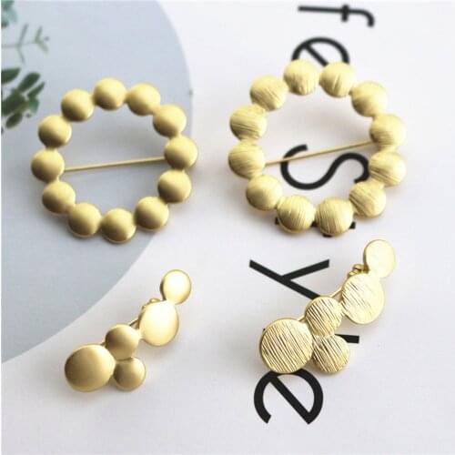 DoreenBeads Fashion Matt Gold Color Geometric Round Brooches For Women Party Scarf Sweater Coat Pins Punk Style Jewelry Gift
