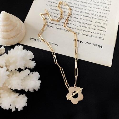 Wholesale Gold Color Metal Flower Pendant Necklace for Women Female Alloy Chain Hollow Flowers Chokers Necklaces Punk Jewelry