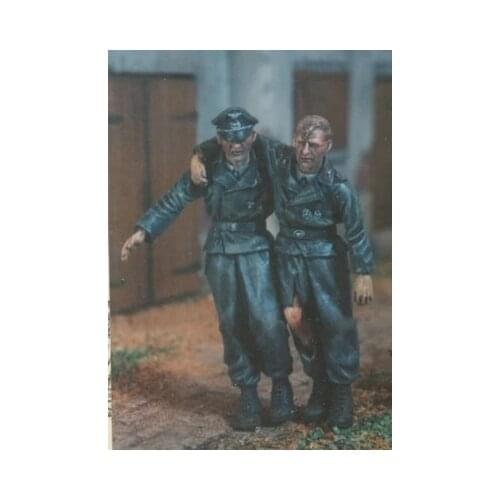 German resin soldier of World War II wounded tank soldier two-person kit model 1：35