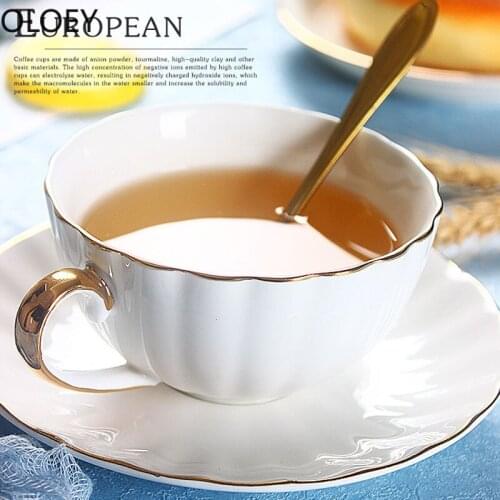 Luxury Coffee Mug Gold Ceramic Flower Afternoon Tea Cup China Bone Coffee Cup and Saucer Set Nordic Tea Cup Set Tazas Para Cafe