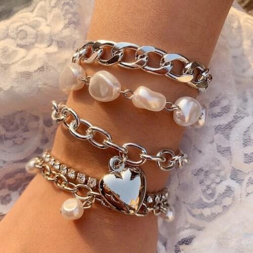 2021 New Cuban Punk Heart Bracelet Bracelet Womens Metal Multilayer Imitation Pearl Bracelet Jewelry Wholesale