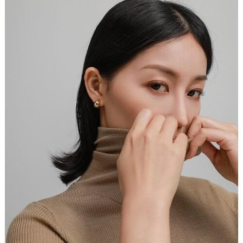 Fashion Geometric Simple Smooth Metal Stud Earrings For Women Dainty C-shaped Minimalist Simple Style Earrings 2021 Trend