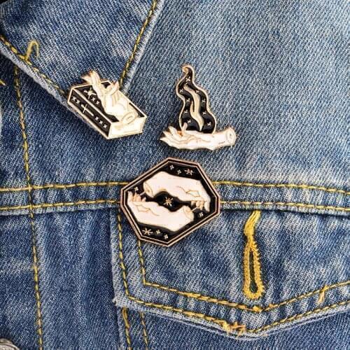 Fashion Jewelry Dark Pins Magic Gesture Book fire Flair Witch Brooch Denim Pin Buckle Shirt Badge Gift for Friend
