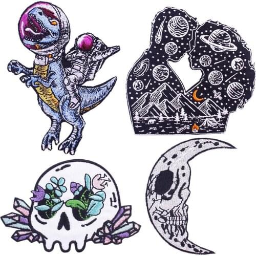 Dinosaur Astronaut Iron on Patches Cartoon Floral Cranium Embroidered Appliques for Clothes Skull Moon Thermo Stickers Wholesale