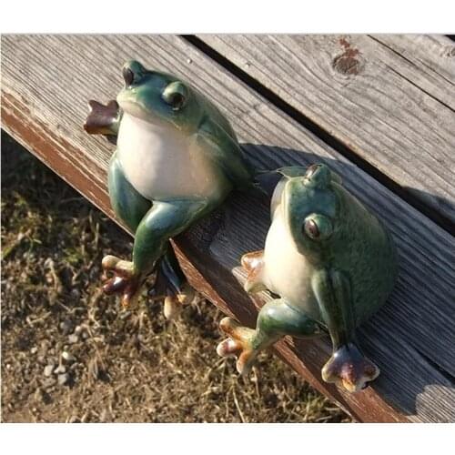 A pair of garden frog ceramic statues, outdoor creative animal figurine home decor garden gardening crafts mini statue
