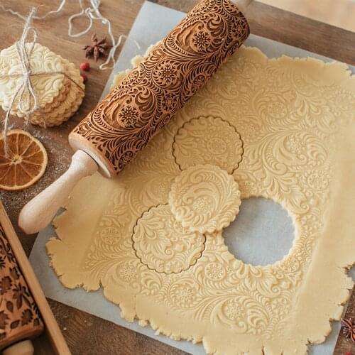 Christmas Embossing Wooden Rolling Pin Baking Cookies Noodle Biscuit Fondant Cake Dough Laser Engraved Roller Reindeer Snowflake