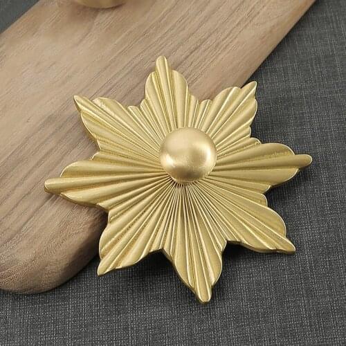 Maple Leaf shape/ Solid Brass Round Cabinet Door Knobs and Handles Furniture Cupboard Wardrobe Drawer Pull Gold Handle