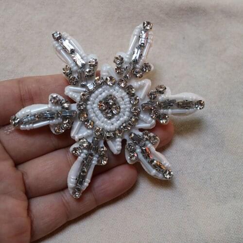 2pc/lot Snowflake Rhinestone appliques for clothing Sew on Beaded flower patches for clothes DIY sequins Parche appliques