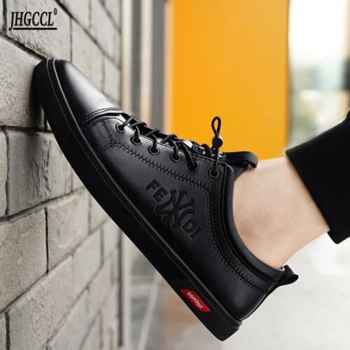 New mens board shoes casual leather shoes black leather sports shoes fashion flat shoes designer skateboard shoes A15