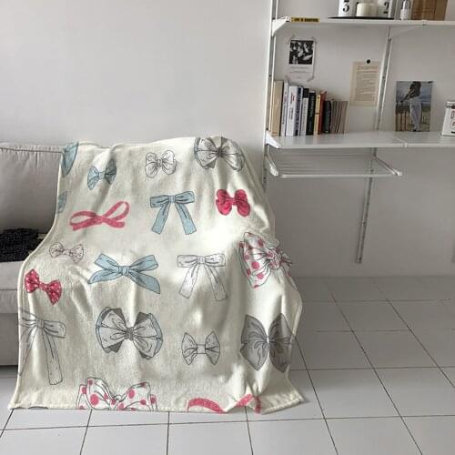 Home Soft Blankets Bow Graffiti Retro Colored Adult Children Bedroom Bed Sofa Throw Blankets Office Warm Air Conditioning Quilt