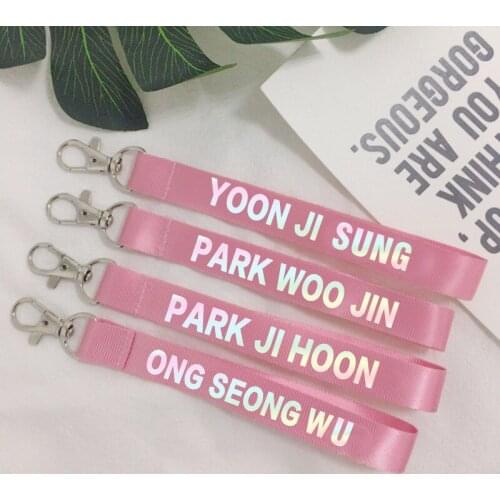 Kpop WANNA ONE keychain Member name fashion pendant keyring Mobile phone hang buckle zipper puller Kpop wanna one key chain