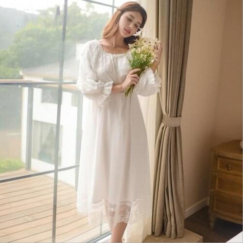 2018 New vintage royal court lace mesh spliced nightgowns long-sleeved nightdress female soft beautiful elegant sleepwears L277