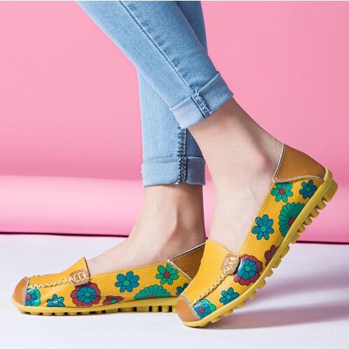 2021 casual flat mother shoes soft surface comfortable print ladies flat leather shoes women shoes peas shoes women