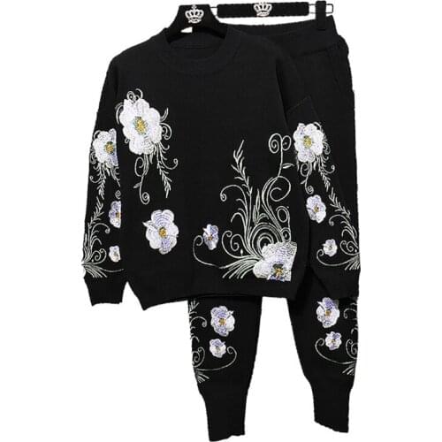High quality Winter 2 Piece Sets Women Korean Embroidery Flowers knitwear + Elastic Waist Pants Suits Pullover Tracksuit H724