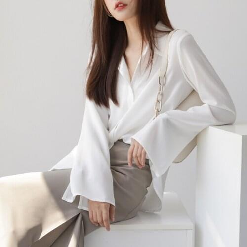 Chiffon White Shirt Womens Spring and Summer New Design Sense Niche Loose Top Idle Style Bell Sleeve Temperament Shirt