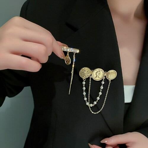 VSnow unique Design gold circle pearl Queen Portrait brooch for women exquisite chain rhinestone tassel brooch jewelry wholesale