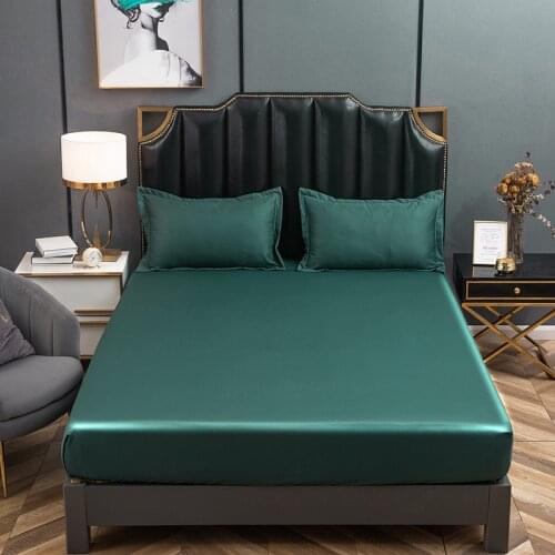 High-end Satin Silk Fitted Sheet High-End Solid Color Mattress Cover Elastic Band Bed Sheet Bedsheet 。（Without Pillowcase)