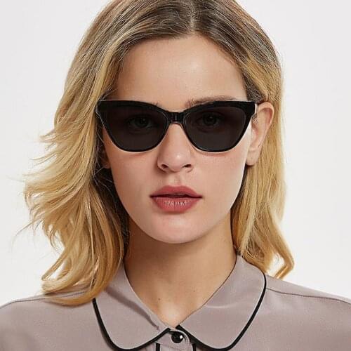 Classic Cat Eye Sunglasses Women 2020 New Brand Designer Fashion Small Frame Clear Lens Sun Glasses Ladies Retro Leopard Eyewear